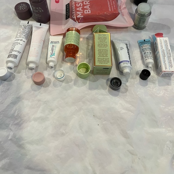 New SKINCARE Bundle-Set of 9 - Picture 2 of 8